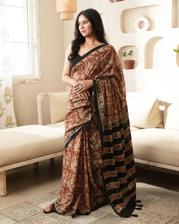 Red_Floral_Cotton_Floral_Jaal_Print_Mul_Saree_For_Women